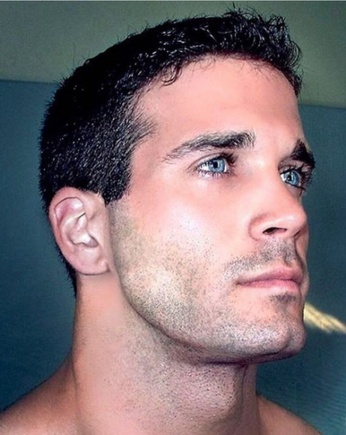 Hyptotic Eyes And Lips