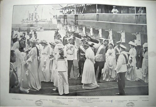 biarritzgirl4: Official Bussiness  1914 - Tsar Nicholas, Empress Alexandra and their children arrive