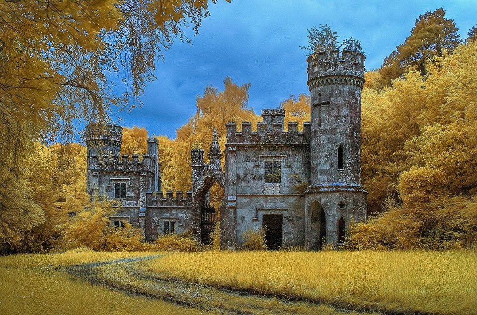themelancholyhill:  Some Irish Proverbs: Age is honorable and youth is noble. Both