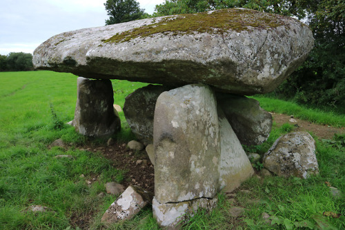 Cefn-Isaf Prehistoric Burial Chamber, Rhoslan, North Wales, 28.8.18.