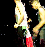 zaynmalikd-deactivated20130807:  @zaynmalik u sing that verse on wmyb so great.. i love you 
