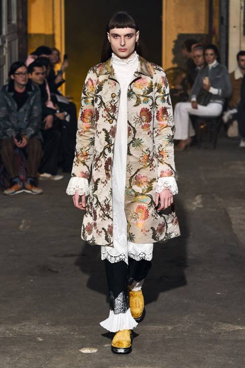  Palomo Spain Fall 2020 MenswearYet more floral outfits for Jaskier