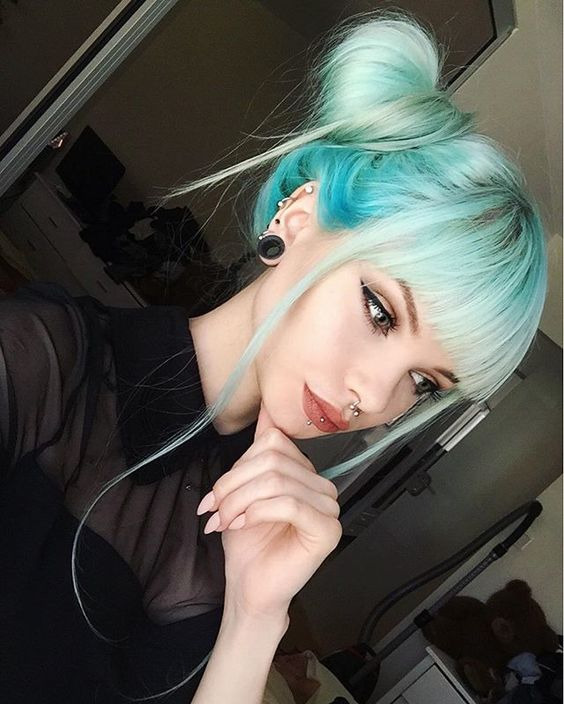 Hairstyles & Beauty
