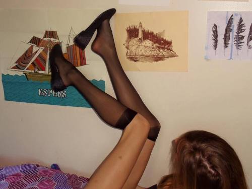 feetandsox: ♥ socks ♥ feet ♥ legs ♥ footfetish ☆☆☆ If you like pantyhose ⇒ nylonfap.tumblr.co