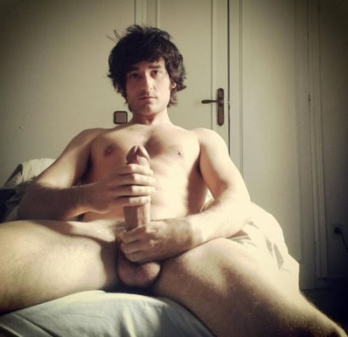 betoslatinmen:    Beto’s Cornerhttps://betoslatinmen.tumblr.com/ adult photos