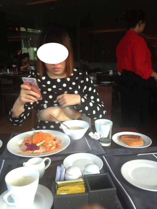 sluttychinesewife:  breakfast boobs 