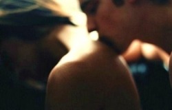 poeticsir:  Neck kissesOn a picnic   The feel of warms lips on my skin, positively melts me.