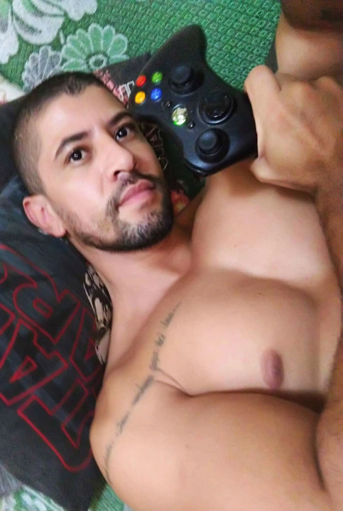 Gaymer Geek Selfies - Anyone up for Gaming and Cuddling in their Underwear?