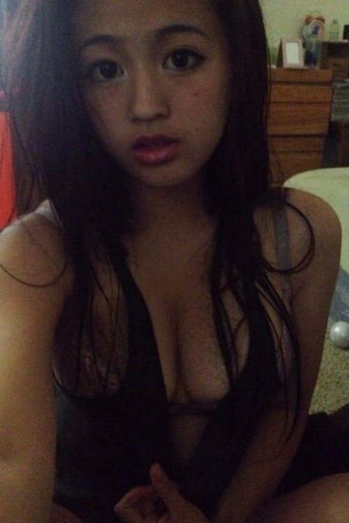 kinkybunnyxx:  chinklover:  cutensex:  Shes not a looker. But those tits deserve a prize.  So hot!  wow 😍 by any chance,anyone knows her insta? 