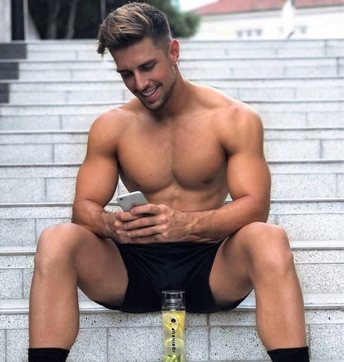 dex67:  Ryan Greasley