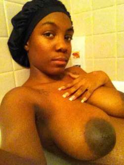 bigtitzebonies666:  Fuckable ebony who’s