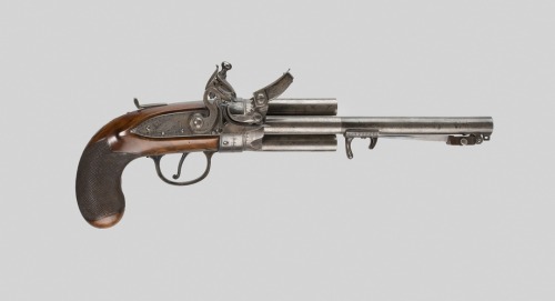 aic-armor:Flintlock Revolver with Bayonet, 1815, Art Institute of Chicago: Arms, Armor, Medieval, an