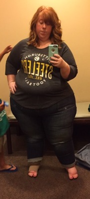 redheadmcgee:I found jeans to fit my short fat ass! Seriously super comfy!! And they were on sale :)))) I almost bought that Pittsburgh Steelers shirt today. But I couldn’t bring myself to spend แ on it. I’d only be buying it to be able to dress