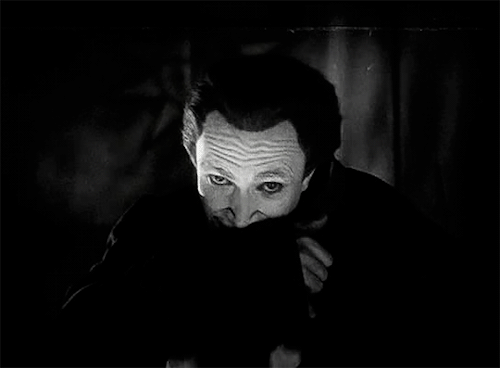 dailyhorrorfilms: The Man Who Laughs, 1928 | Paul Leni.