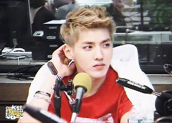 oh-luhans:  camera time! 