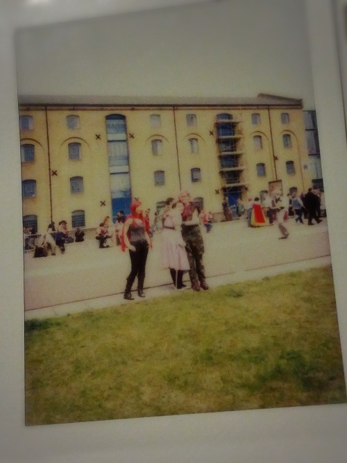 restartingserver:milk-toothed:yogmeet pictures number one! now in super low quality as i can’t