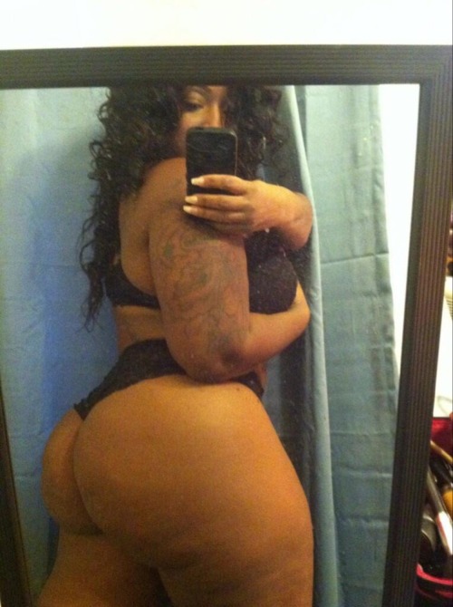 nuffsed69:  Thick Skyy Black 👏 porn pictures