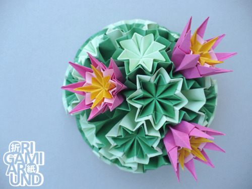origamiaroundblog: origamiaroundblog: Yet another venus kusudama compilation :)Tutorial (just the ve