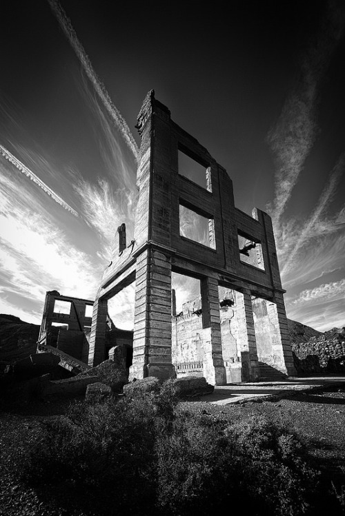 destroyed-and-abandoned:  False Empire - Rhyolite, NV via rmccarthy.photo (flickr) 