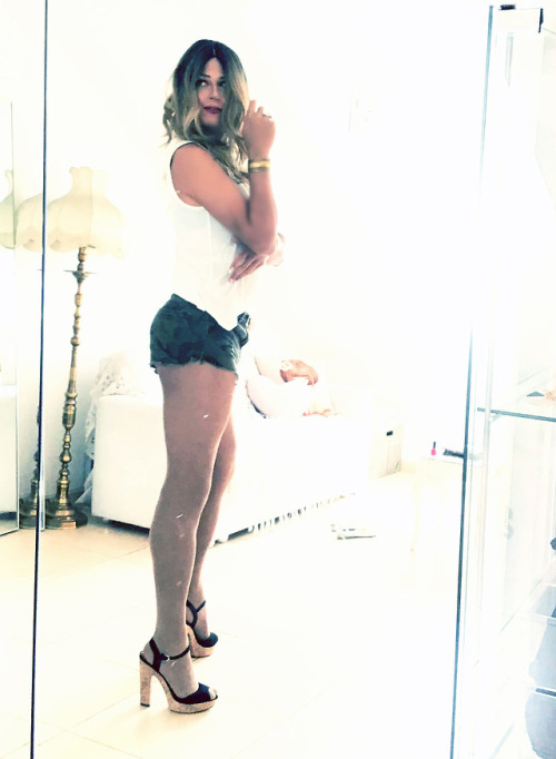 fortheloveofgurls: maicacd:  Honey, are you sure you want to go out with that outfit. All boys will 