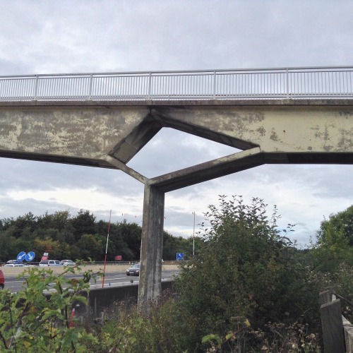 shefeld: smithy wood footbridge, M1 sheffield/ rotherham sept 2015