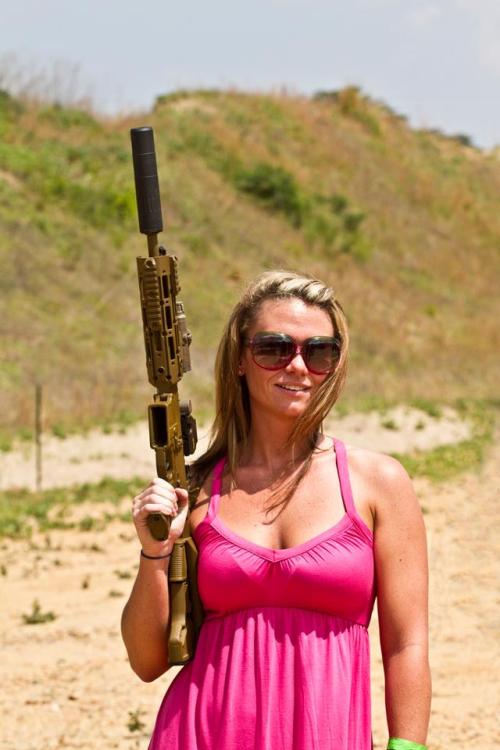 sexygungirls:  Female?  18+?  Sexy?  Have a pic of yourself with a gun? Submit It!