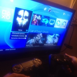 josekoonze:  A matar fiebre con @leo_sk8xlife Ps4! 