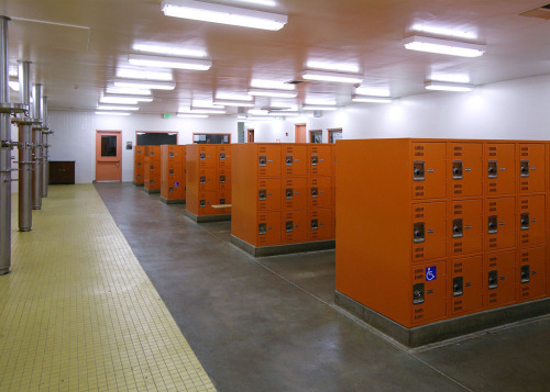 openshowerappreciation:Boy’s locker room at Apple Valley High School, California.This locker room wa