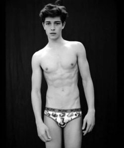 k-a-l-i-y-u-g-a:  Francisco Lachowski 