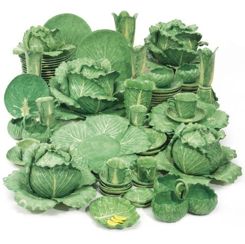 false-dawn:I LOVE CABBAGE PLATES!!! The last time they were super popular was in the mid 19th centur