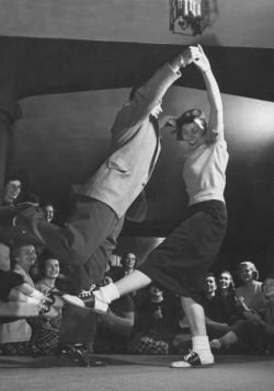 1950sunlimited:  Teen Couple doing the jitterbug 