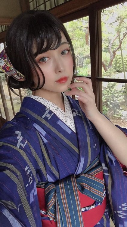 taishou-kun:Tsukumo cosplayer modelling in trendy kimono - Japan - 2019Source Twitter 99tkmo