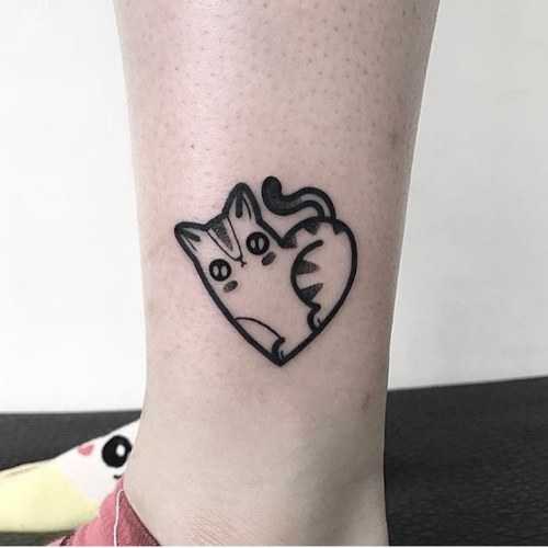 Cat Heart Tattoo Artist: EQUILATTERA ▲ Private Tattoo Studio ▲ ❂ MIΔMI ❂ 