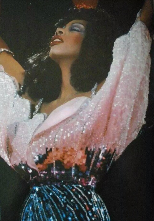 naratva:Donna Summer is kinda like my life goals.   70’s fashion is meant for me. 