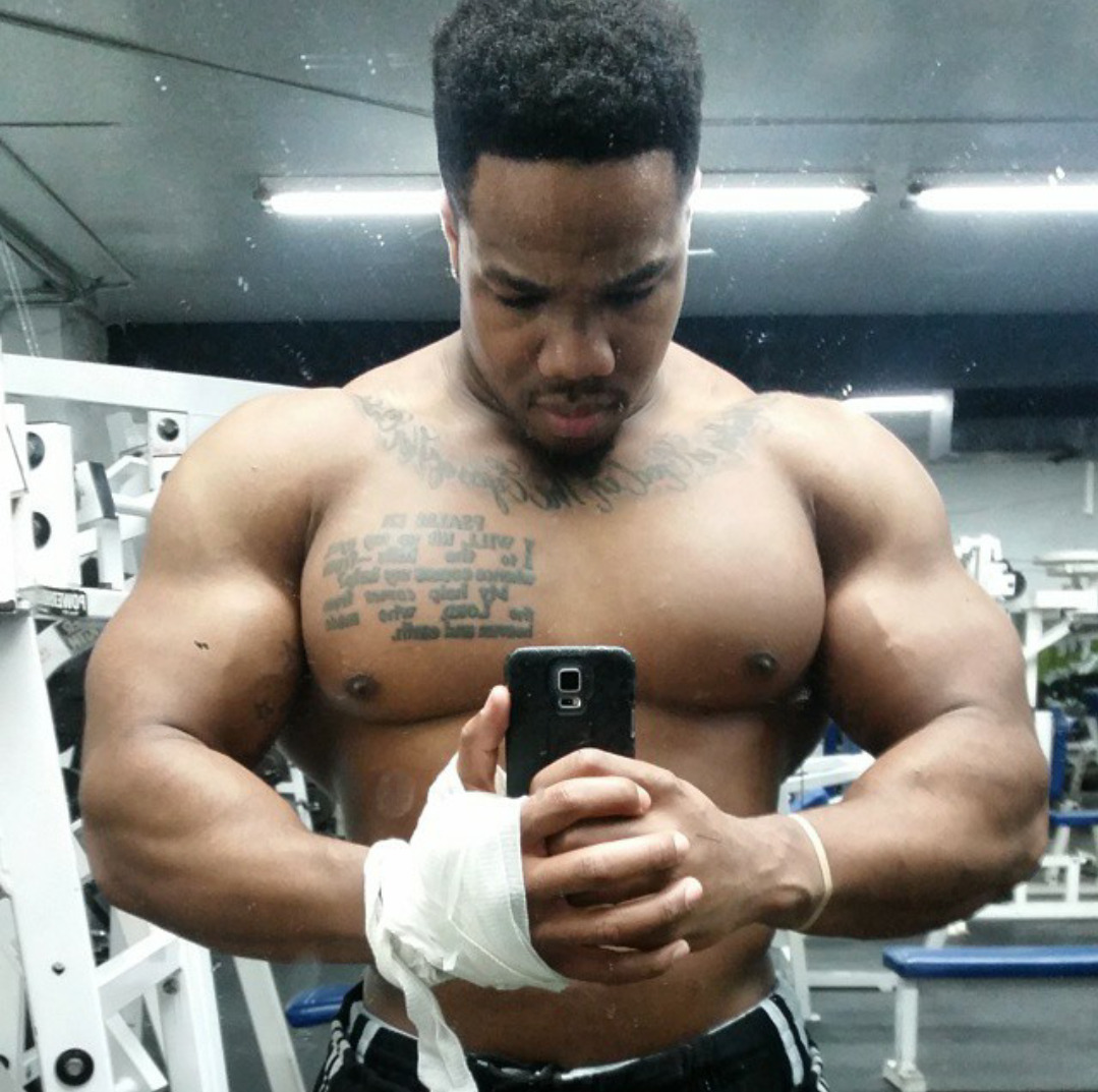 mediumrarebeef:  Beefed up cuties!