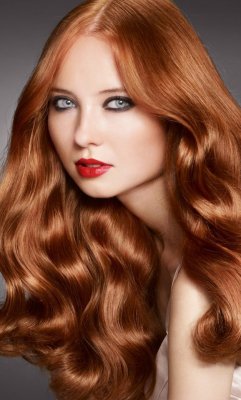 redrule:  womenwithbeautifulhair: mtlonewolf: A Stirling example of the beauty of Red hair# OMG  And those eyes. And those lips!