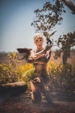 cosplaygonewild:Daenerys Targaryen by Kristen Hughey