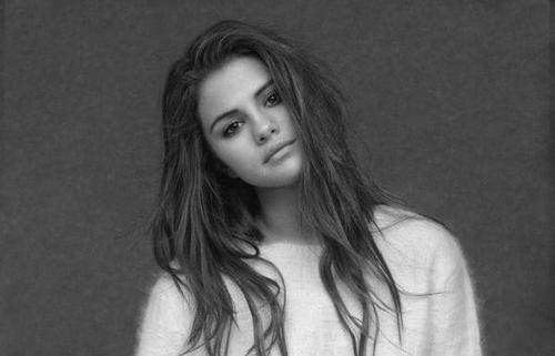 mirinda001:  Jak zwykle śliczna Selena &lt;3