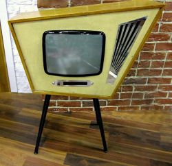 broadcastarchive-umd:  While it looks like a television from Pee-Wee’s Playhouse, this unusual TV was custom-built for the set of a rather generically-named TV Book Club, a series seen in the United Kingdom. (Via)