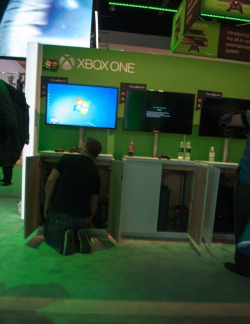 afinefeline:  p0kemina:  vonmunsterr:  kitteecat:  smilingemoticon:  thelizardgamer:  The latest rumors surrounding the Xbox One are that the demos that Microsoft allowed people to play on at E3 were not running on an Xbox One, but instead running on