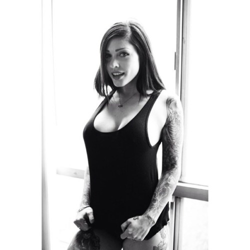 tattooedladiesmetal:  Chelsey Mac