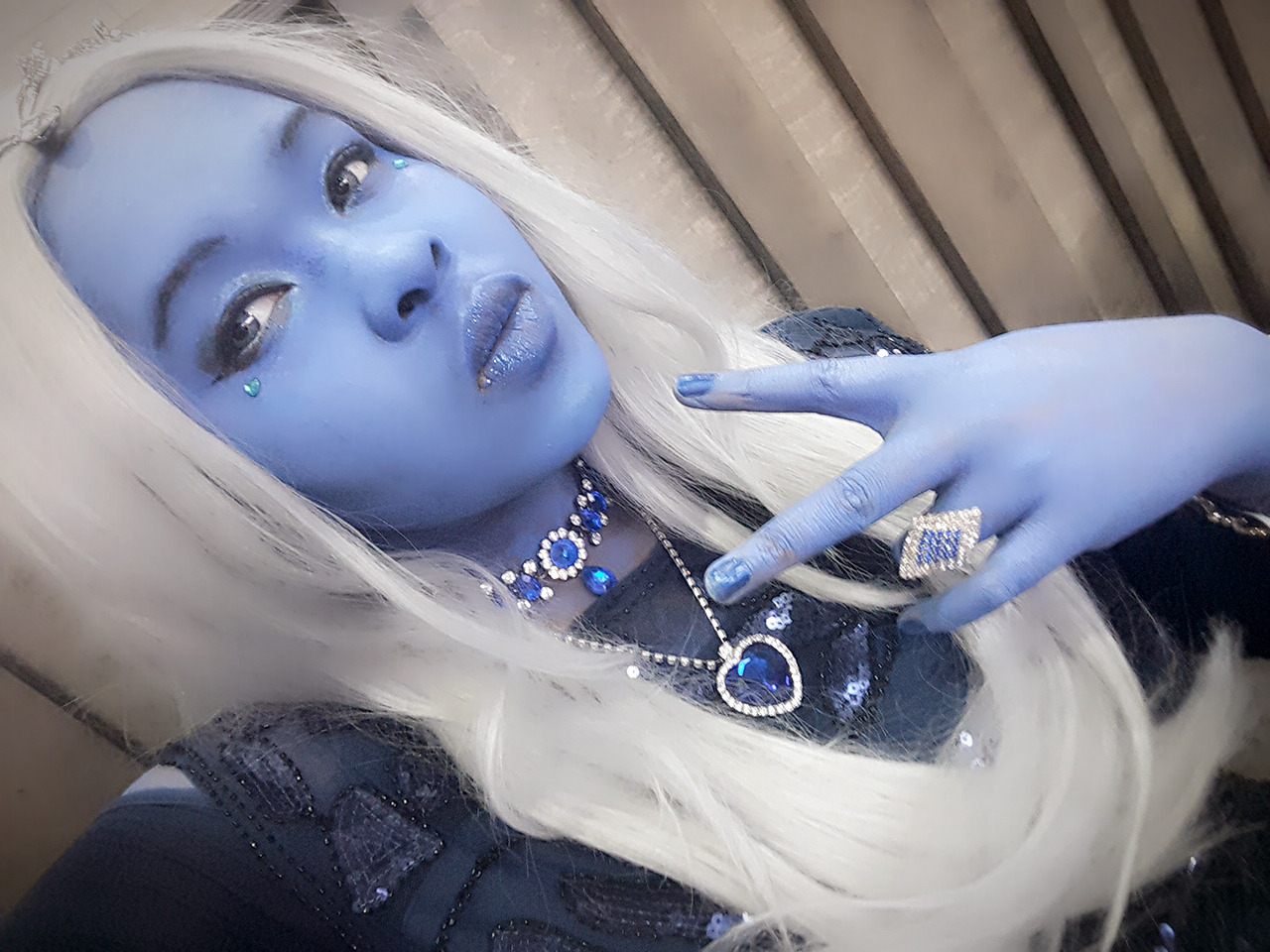 adimikatrendz:  Some pics of my blue diamond cosplay at comic con. Hope you like