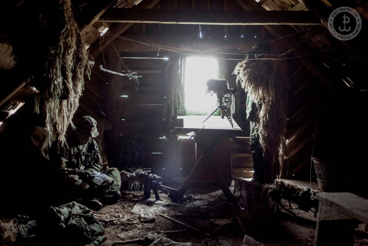 badassgunsforsale:  hashtag-ranger:  pah-pah–wiss-key:  Polish JWK - Special Forces