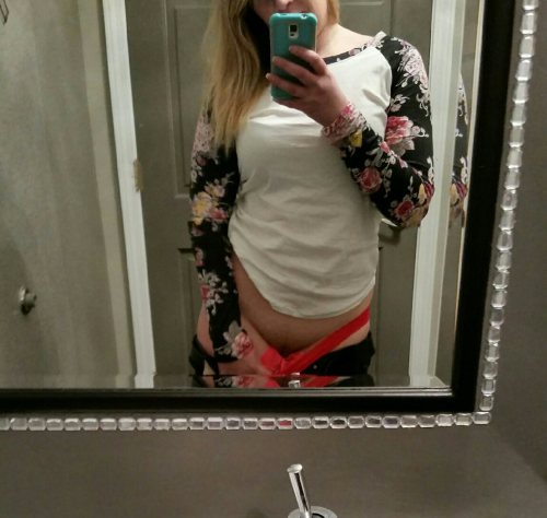 funforus2015:  Sexy salon selfies 😋😘   LOVE TO GET THESE BOO!!!