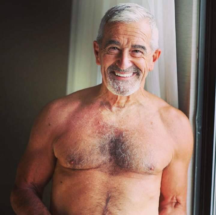 flemeth1964:samyvega72:Sexappeal x 1000!