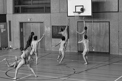 instabone: Naked Basketball Now this is my kind of team sport!