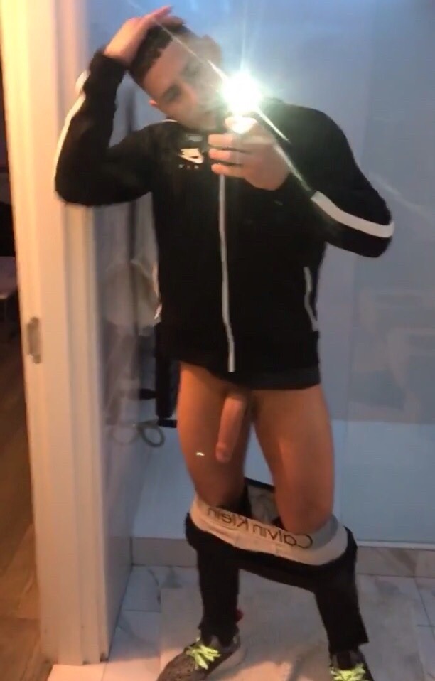 azza1243:  celebritynudes:  naughtytreat: fuustevepena:  James Moore (Ex on the Beach)