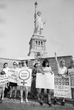 living70s:   Women’s equal rights rally, 1960s  