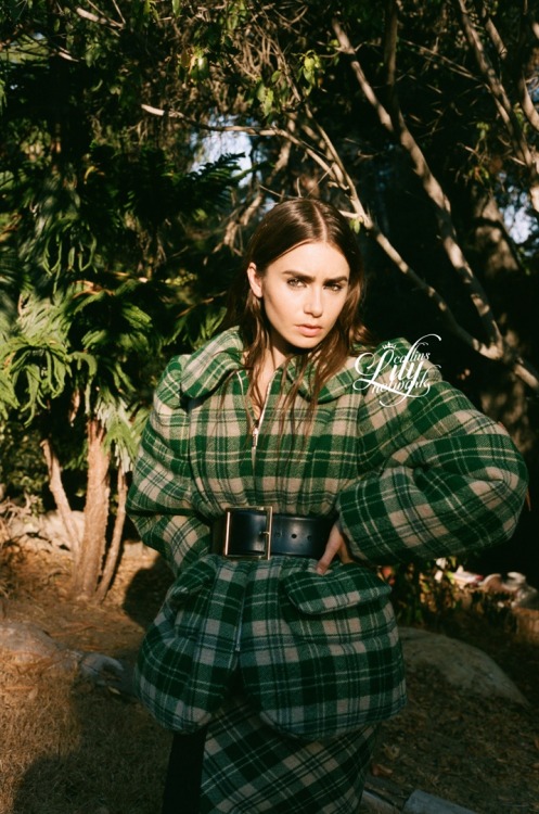 Lily Collins for Rollacoaster, photographed by Shane McCauley.vía Lily Collins Network