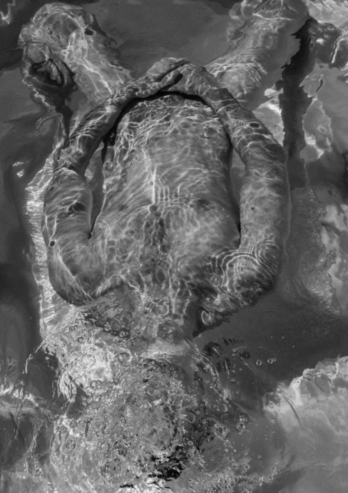 nakedmoonspirit:  nakedmoonspirit: Underwater Clothing optionalwww.luanua.pt#luanuabnb